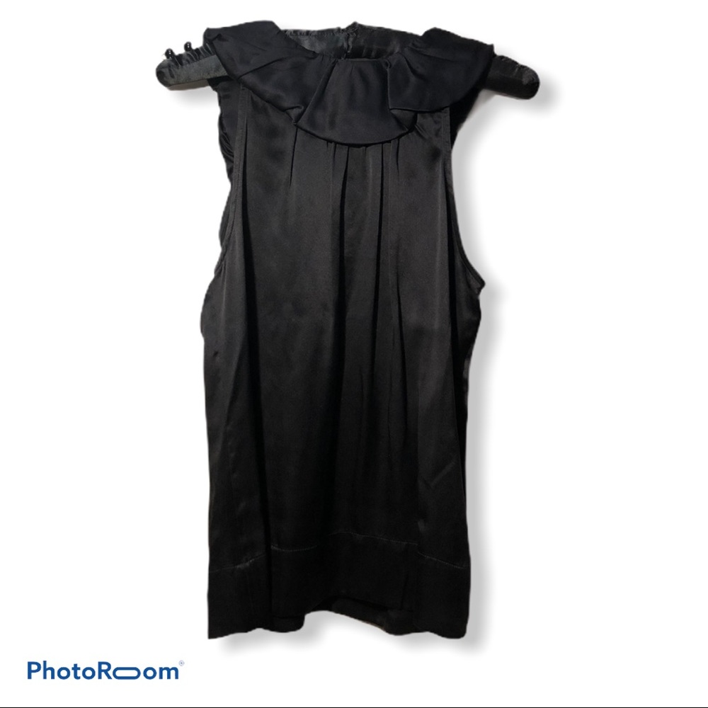 BCBG Max Azria Black sleeveless blouse 🌺 - Picture 2 of 12